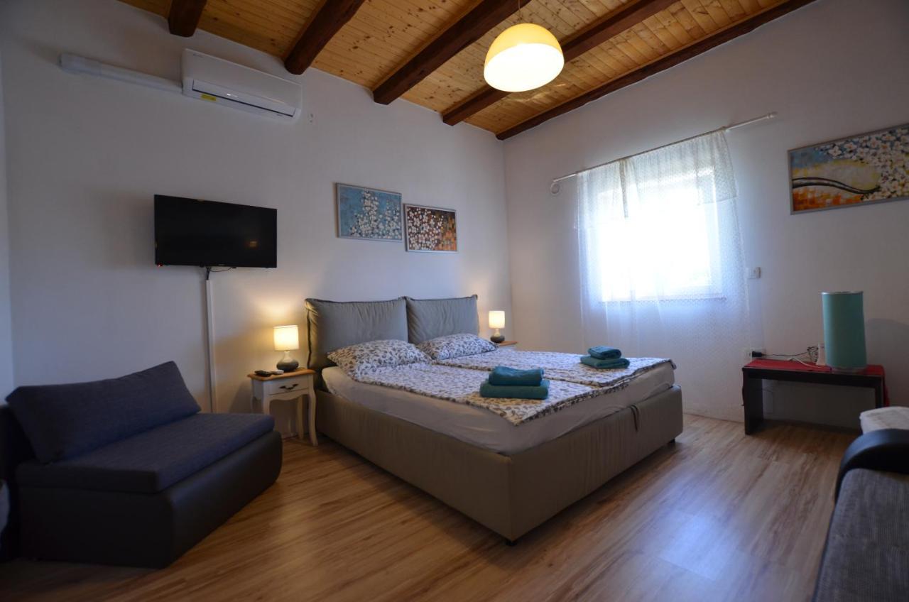 Graziella Apartment Ровінь Екстер'єр фото