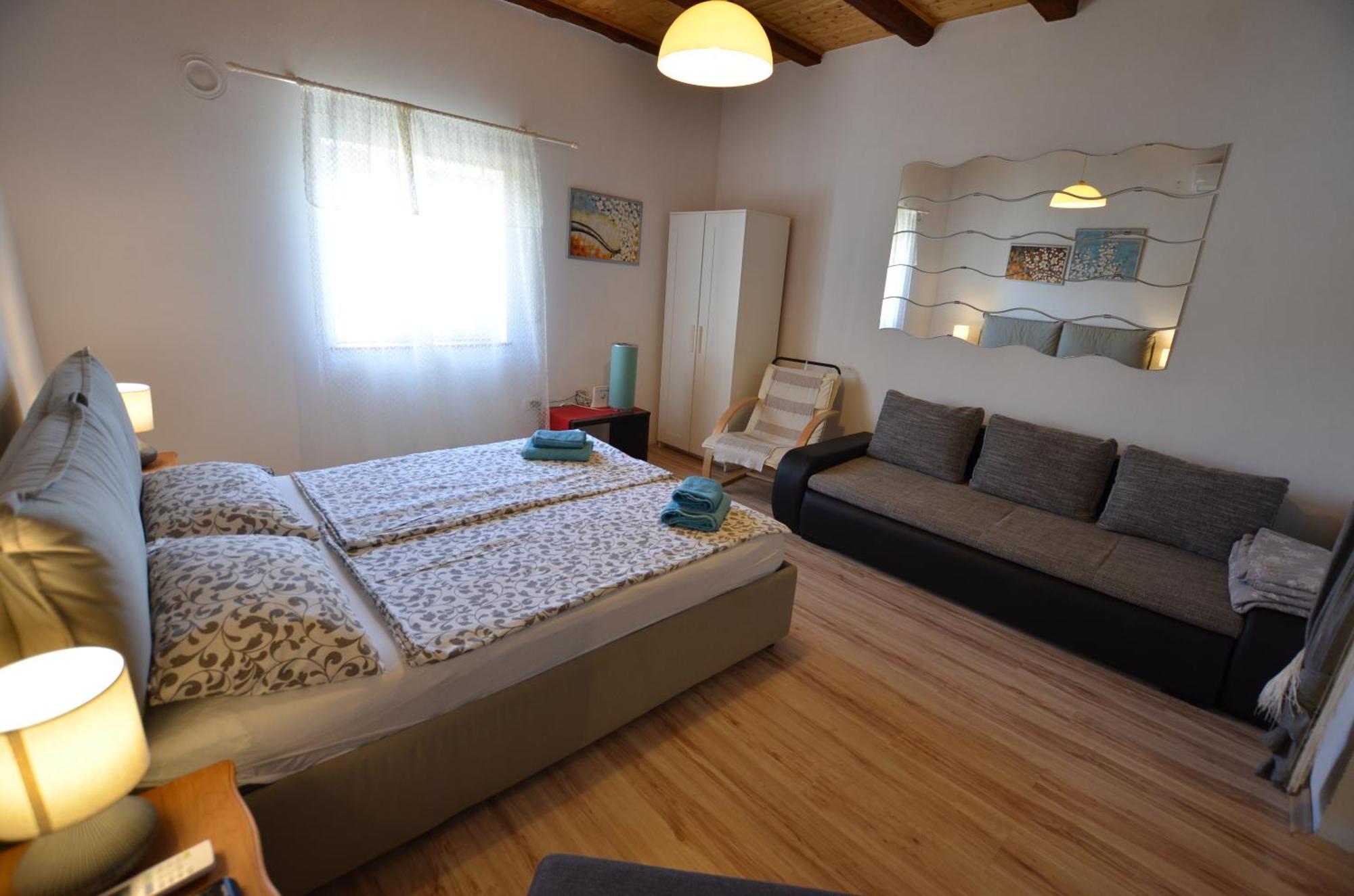 Graziella Apartment Ровінь Екстер'єр фото