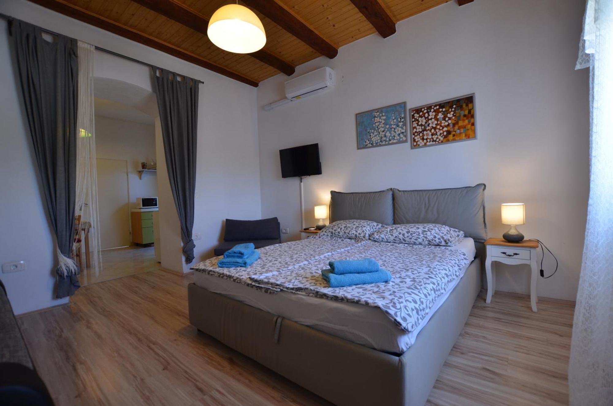 Graziella Apartment Ровінь Екстер'єр фото