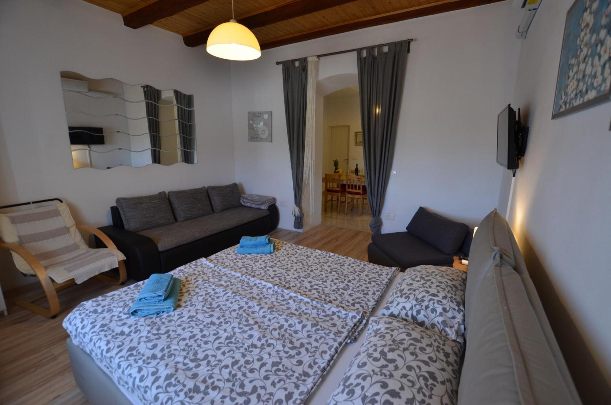 Graziella Apartment Ровінь Екстер'єр фото